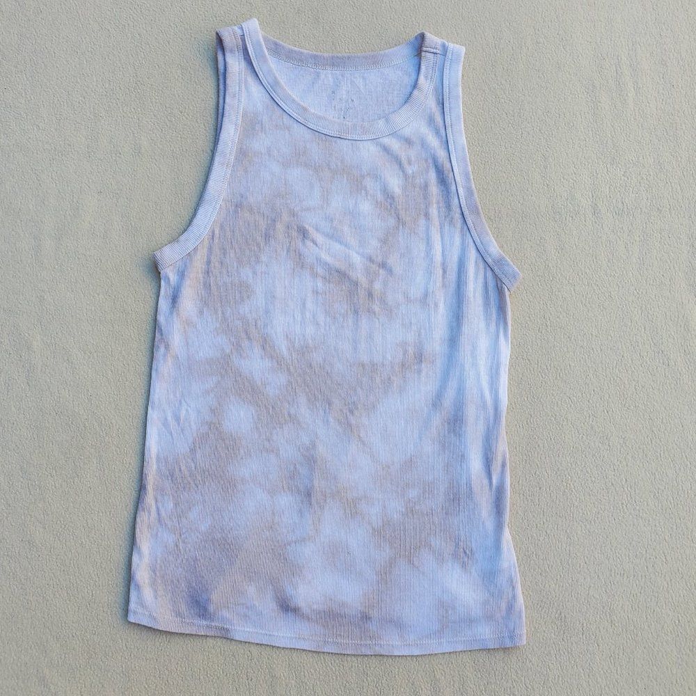 A New Day beige and white tie dye ribbed tank top